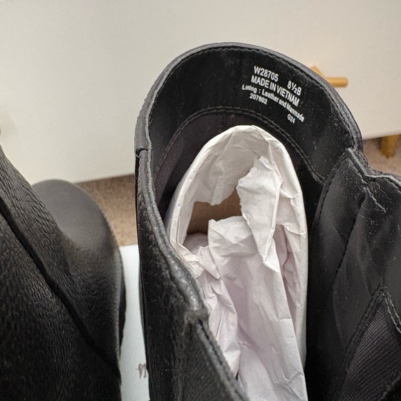 BNWT Cole Haan Women’s Waterproof Wedge Ankle Boots – Black – Size 8.5 no box - Picture 6 of 7